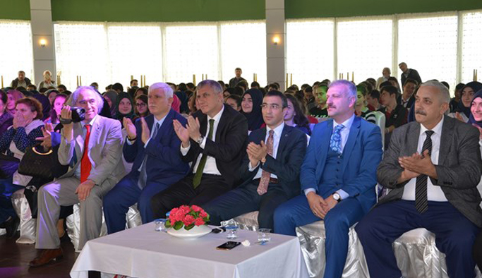 Oktay Saral Oflu öğrencilerle buluştu