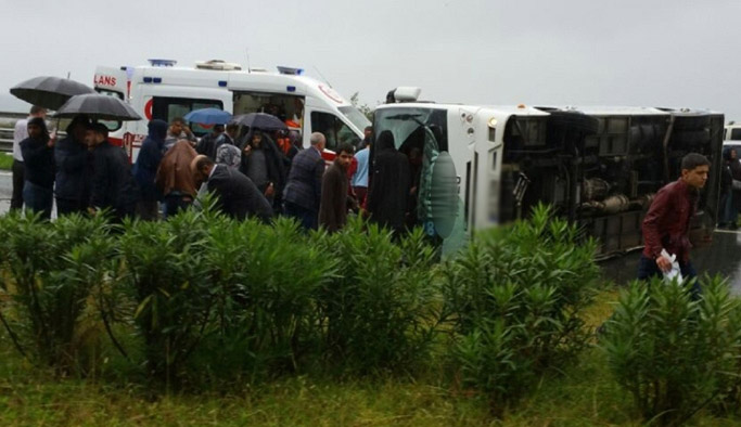 Rize'da yolcu midibüsü kaza yaptı! 27 yaralı