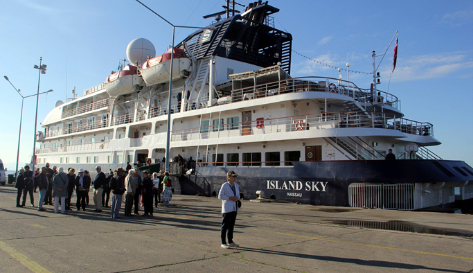 Bahama bandıralı gemi Trabzon'a geliyor