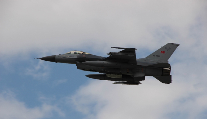 Türk jetleri PYD-YPG’yi vurdu