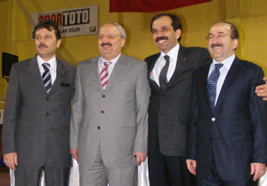 AKP'liyiz! Adayımızın arkasındayız