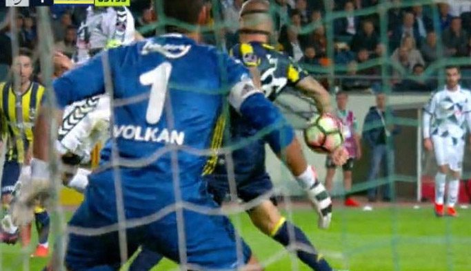 Futbol kuralları Fenerbahçe'ye göre değişiyor!