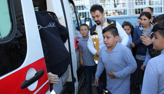 11 öğrenci gıdadan zehirlendi!