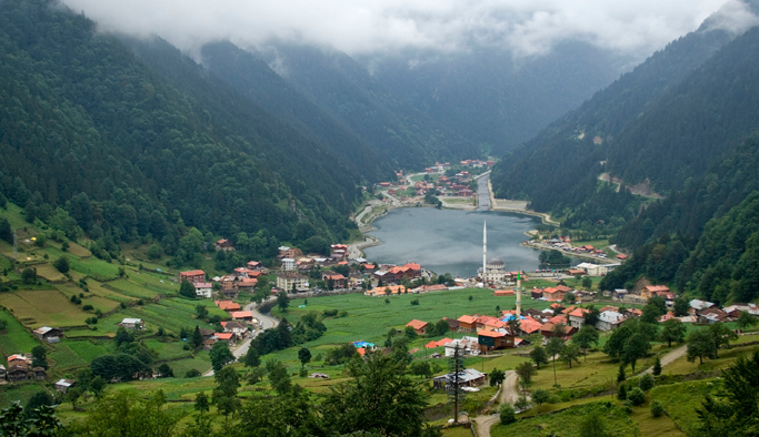 "Uzungöl 20 yılda çok tahrip edilmiş"