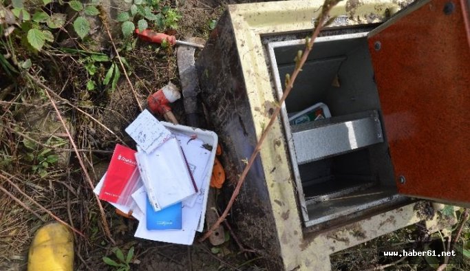 Kasa hırsızları kaçamadı