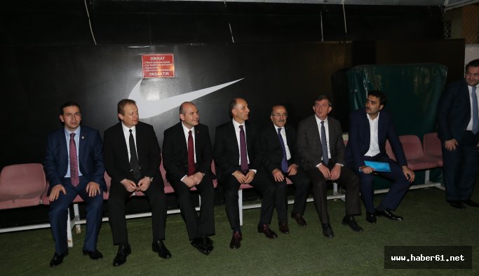 İdmana Bakan ve milletvekili girdi ortalık karıştı!