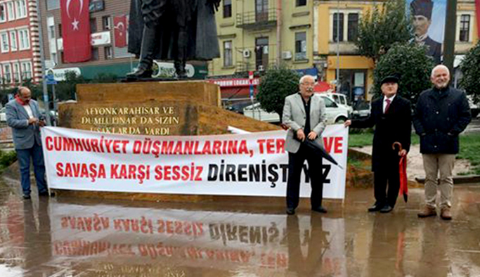 Giresun’da eski milletvekillerinden sessiz eylem