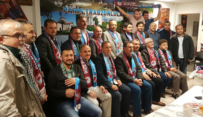 25 vekile Trabzonspor kaşkolü taktı