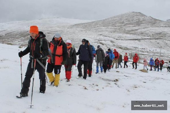 Ovit'te Orhon anısına yürüyüş
