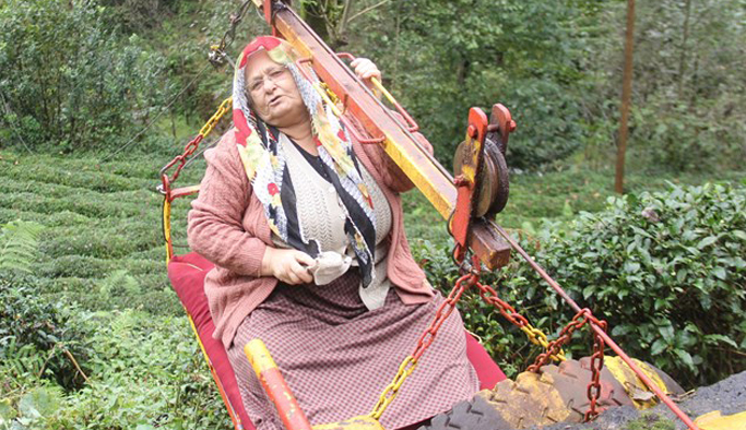 Evlerine ulaşmak için ölümü göze alıyorlar