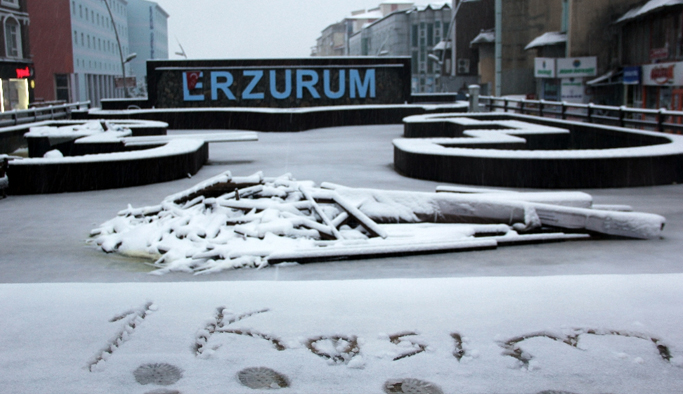 Güne karla uyandılar