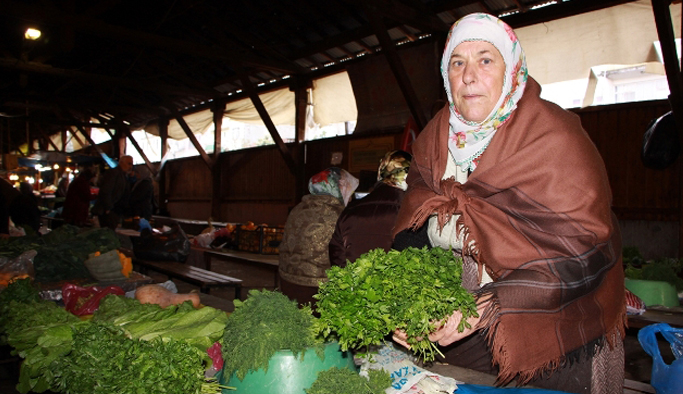 Trabzon'da kadınlar pazarında geçen bir ömür
