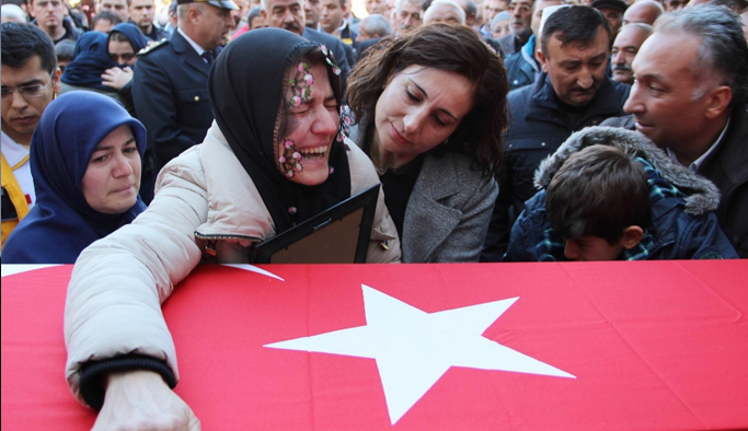 Şehit eşinin feryadı yürek dağladı