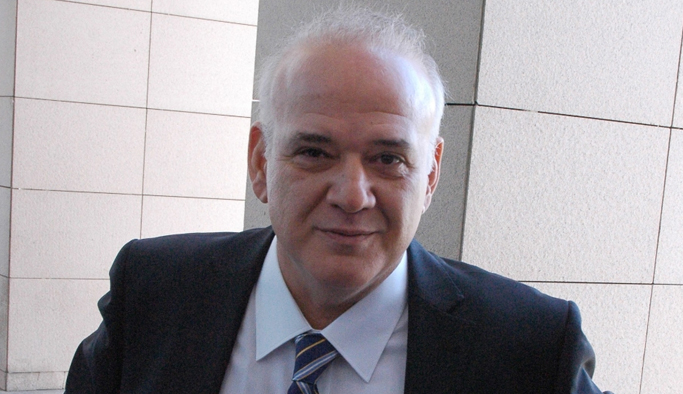 Ahmet Çakar Mete Kalkavan’ı yerden yere vurdu