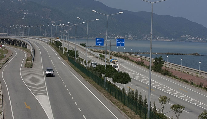 Giresun'dan Trabzon'a gelecekler dikkat: Karayolları uyardı