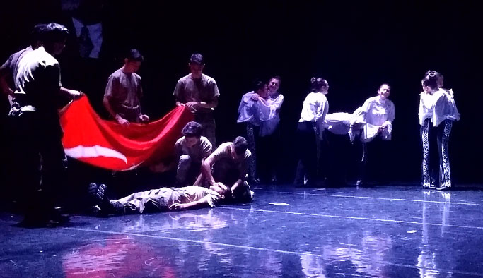 Trabzonlu gençlerden duygulandıran gösteri