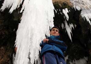 Şelale böyle dondu