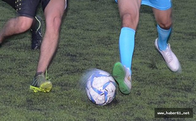 Futbol oynarken dili boğazına kaçan mahkum öldü