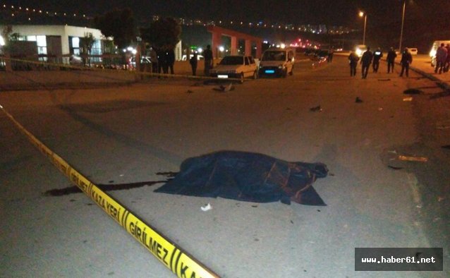 Motosiklet ile otomobil çarpıştı: 2 ölü