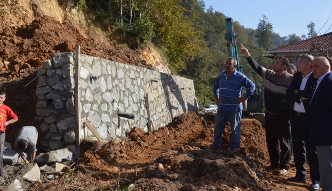 Of'ta belediye başkanı çalışmaları inceledi