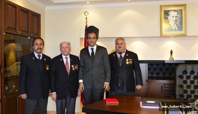 Gazilerden rektöre ziyaret