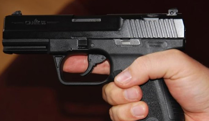 Arazi yüzünden ailesine ateş açtı!