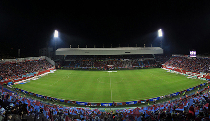 Avni Aker'e galibiyetle veda