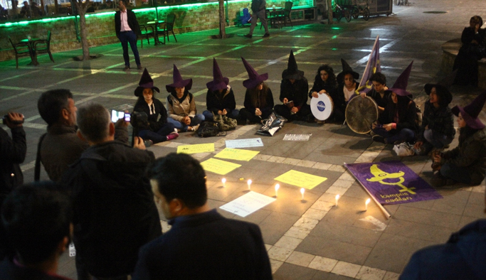 İzinsiz cinsel istismar protestosuna 12 gözaltı