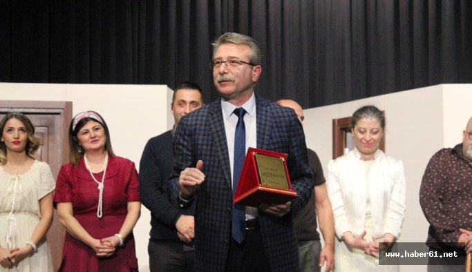 Gözüne Girsin oyununun galasını kaçıranlara müjde!