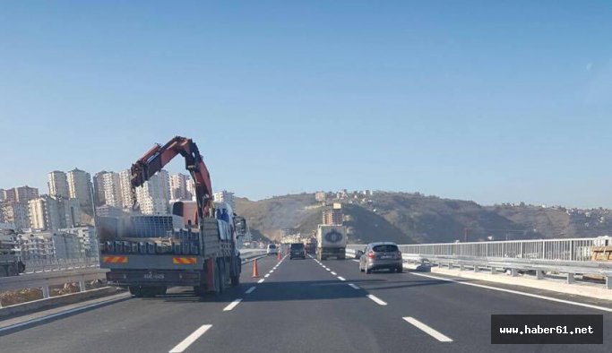 Akyazı yolu ulaşıma açıldı