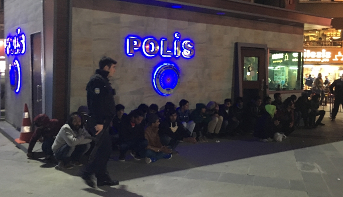 Hareketli dakikalar! 40 gözaltı