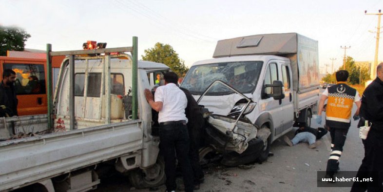 Kafa kafa çarpıştılar