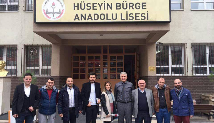 Gençlerin vefası alkış aldı!