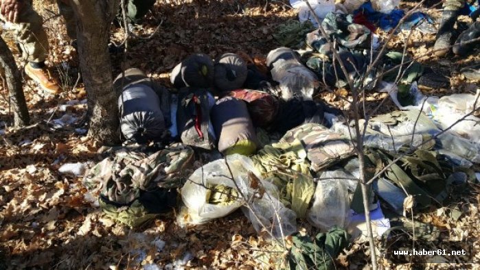 Teröristlerin bomba tuzaklı sığınakları imha edildi