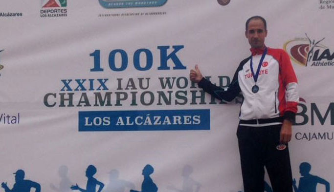 Trabzonsporlu atlet Türkiye rekoru kırdı