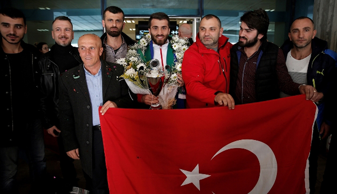 Şampiyon kick boksçu Trabzon'da