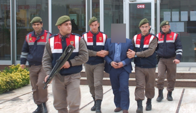 Dehşet: Annesinin boğazını kesti