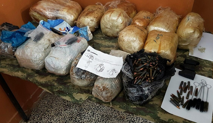 Sınırdan bomba taşıyan teröristler etkisiz hale getirildi