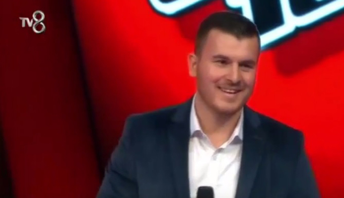 O Ses Türkiye kekeme Mehmet ayakta alkışlandı