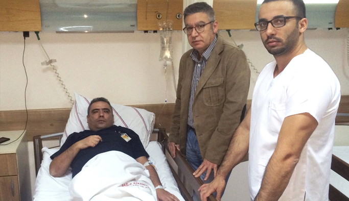 Hasta yakını doktoru darp etti