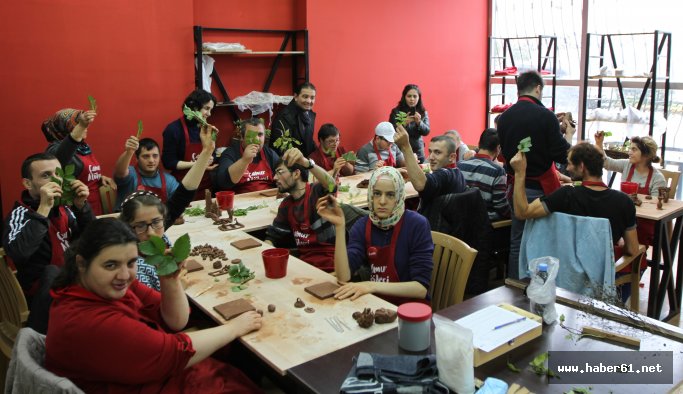 Trabzon'da marifetli eller çamurla buluştu