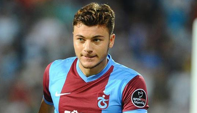 Yusuf Erdoğan direğe takıldı