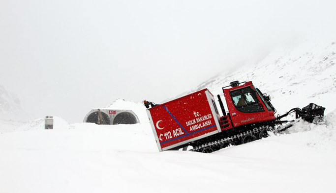 Rize Sağlık Müdürlüğü ekipleri 'kar' tatbikatı yaptı