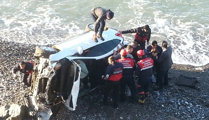 Otomobili denize sürdü