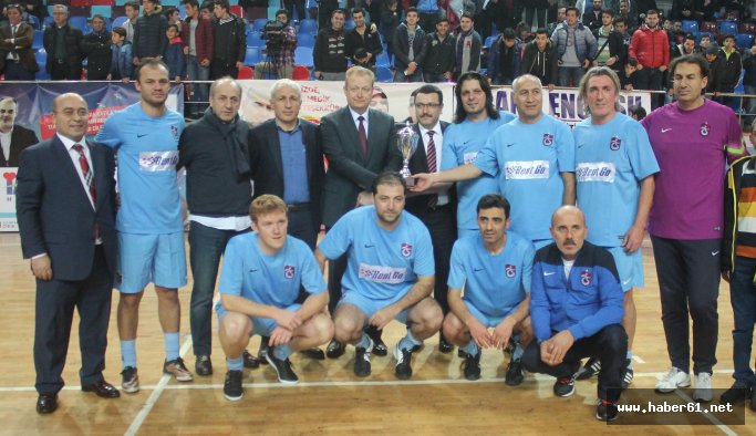 Trabzonspor'un efsaneleri salon turnuvasında kapıştı