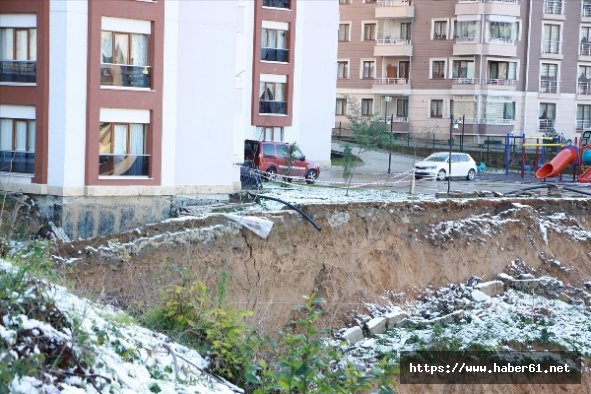 Trabzon'da toprak kayması binayı tahliye ettirdi