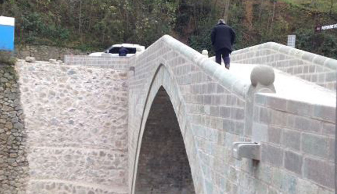 Bifera Köprüsü açıldı! Komedi gibi şikayet...