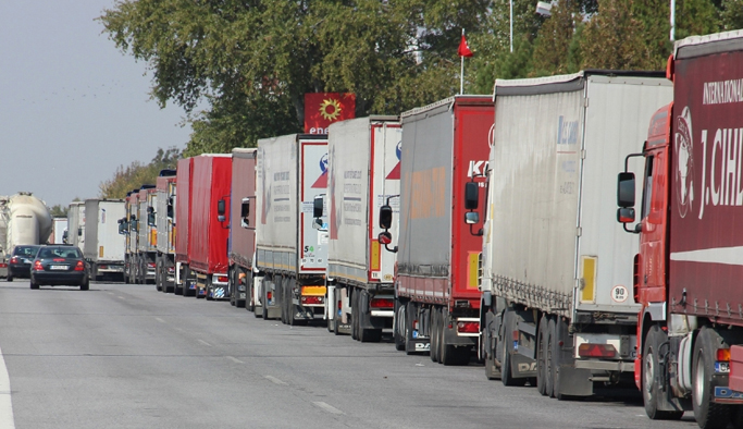 Sarp Sınır kapısında kuyruk çilesi