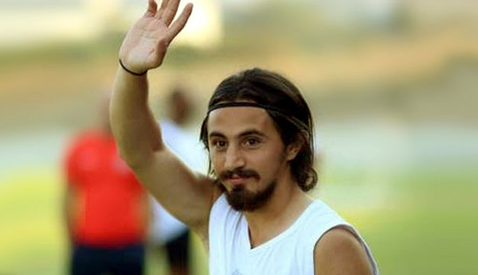 Rizesporlu oyuncu attığı gole sevinemedi