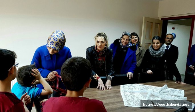 Trabzon Valisi Yavuz'un eşinden çocuklara ziyaret